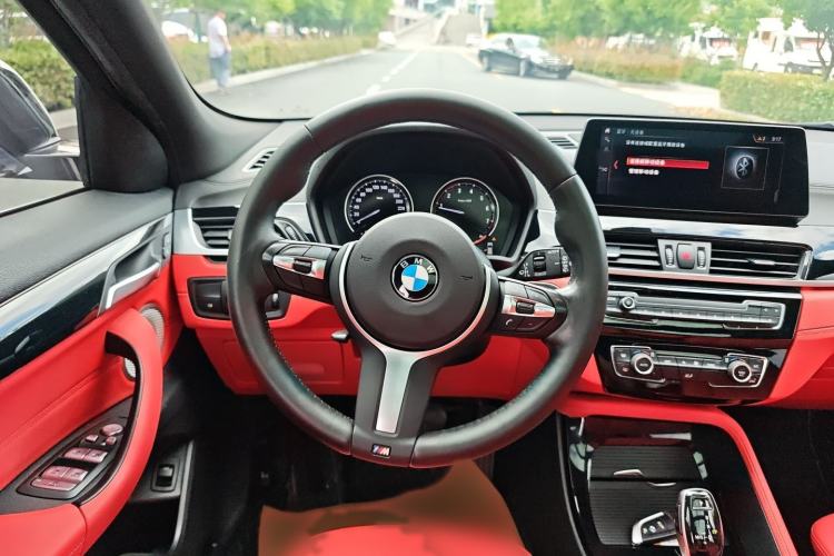 Used BMW X2 2021 sDrive25i Leading Model M Off-Road Package Steering Wheel