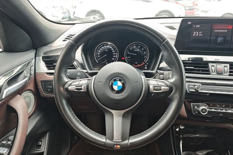 Used BMW X2 2021 sDrive25i Leading Model M Off-Road Package Steering Wheel