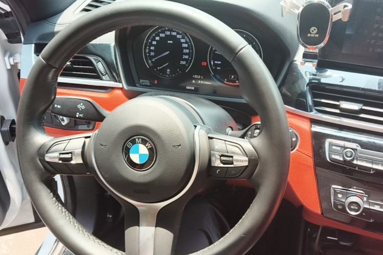 Used BMW X2 2021 sDrive25i Leading Model M Off-Road Package Steering Wheel