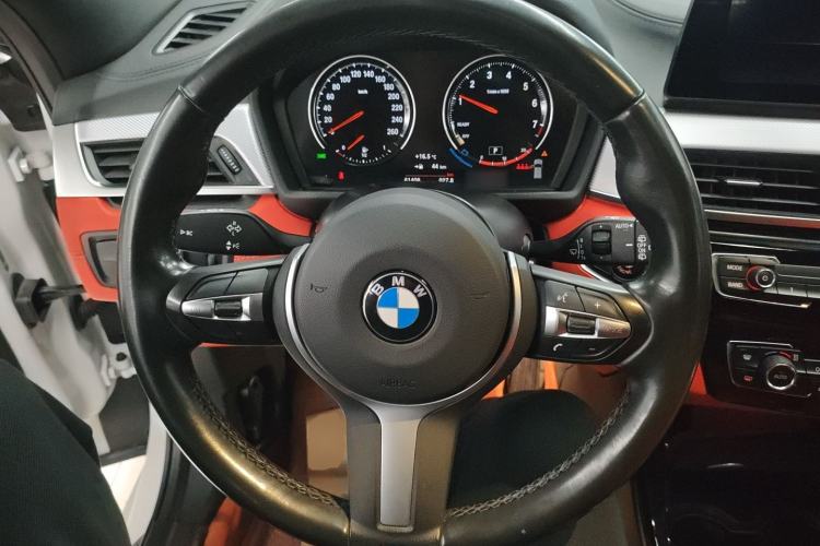 Used BMW X2 2021 sDrive25i Luxury Model with M Sport Package Steering Wheel
