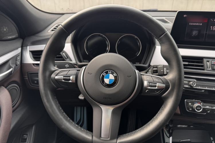 Used BMW X2 2021 sDrive25i Luxury Model with M Sport Package Steering Wheel