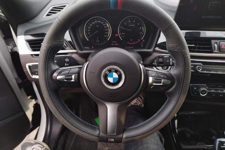 Used BMW X2 2021 sDrive25i Leading Model M Off-Road Package Steering Wheel