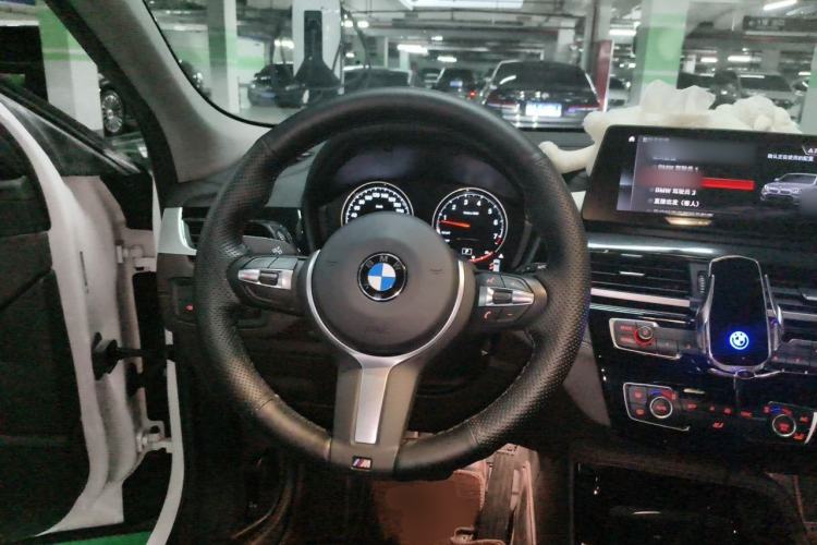 Used BMW X2 2021 sDrive25i Leading Model M Off-Road Package Steering Wheel