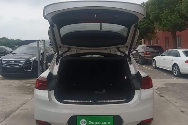 Used BMW X2 2021 xDrive25i Midnight Edition Trunk