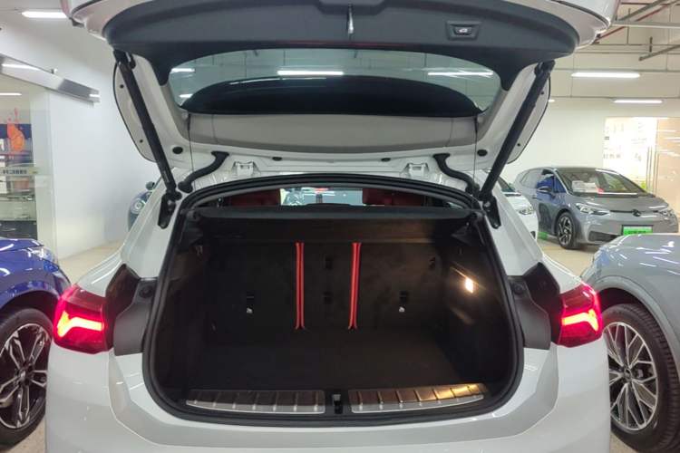 Used BMW X2 2021 sDrive25i M Sport Package Trunk