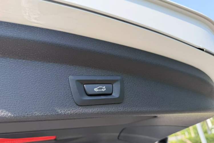 Used BMW X2 2021 sDrive25i Leading Model M Sport Package Trunk