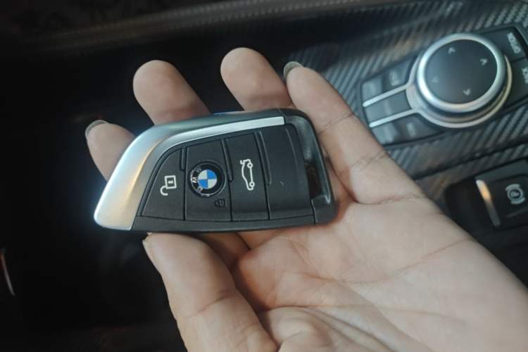 Used BMW X2 2021 sDrive25i Luxury Model with M Sport Package Vehicle Key