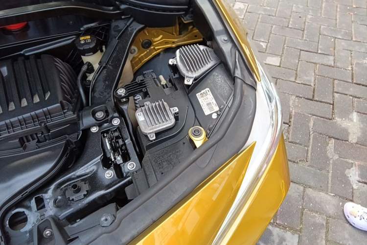 Used BMW X2 2021 sDrive25i Luxury Model with M Sport Package Engine Bay Left