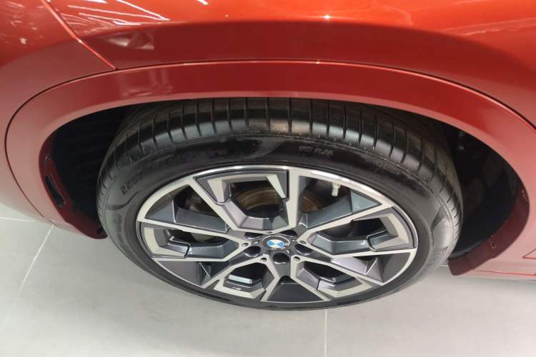 Used BMW X2 2021 Restyled sDrive25i Midnight Edition Left Front Wheel Hub