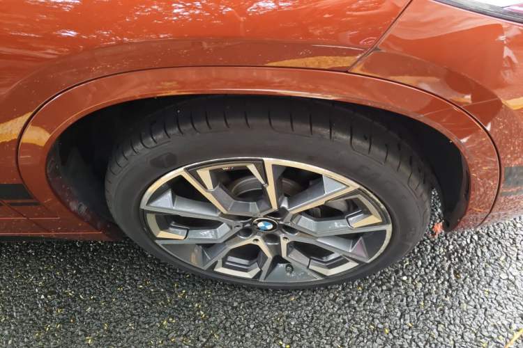 Used BMW X2 2021 Restyled sDrive25i Midnight Edition Right Front Wheel Hub