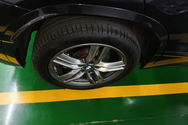 Used BMW X2 2022 sDrive25i M Sport Package Right Rear Wheel Hub