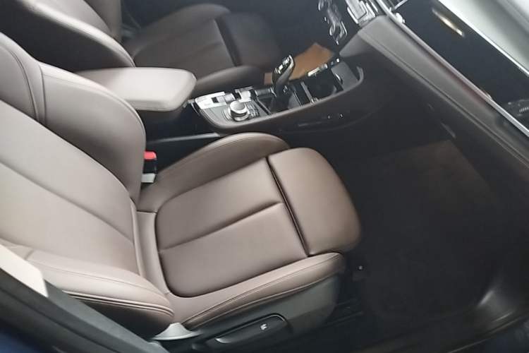 Used BMW X2 2022 sDrive25i M Sport Package Right Front Seat