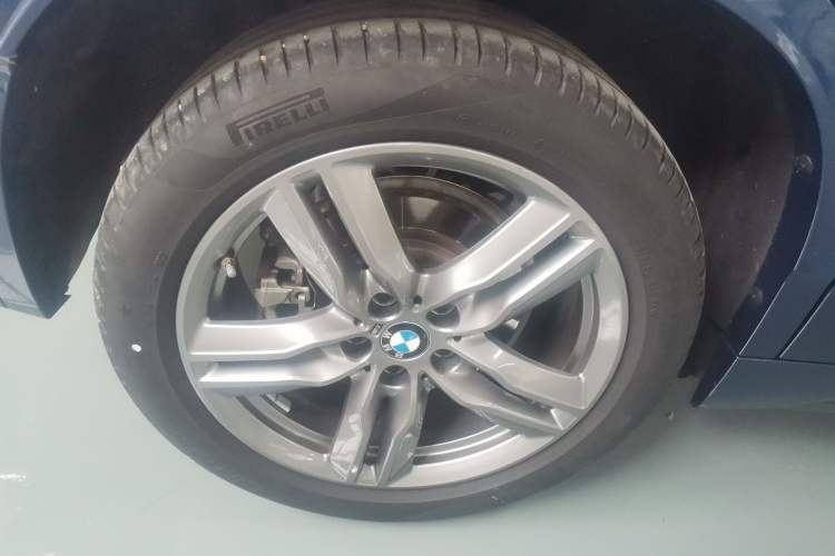 Used BMW X2 2022 sDrive25i M Sport Package Right Rear Wheel Hub