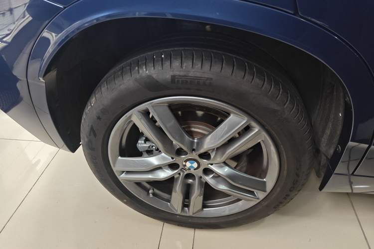 Used BMW X2 2022 sDrive25i M Sport Package Right Rear Wheel Hub