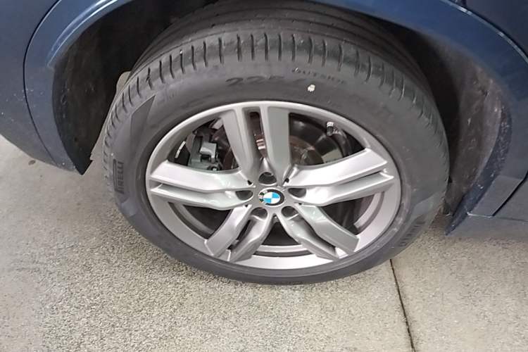 Used BMW X2 2022 sDrive25i M Sport Package Right Rear Wheel Hub