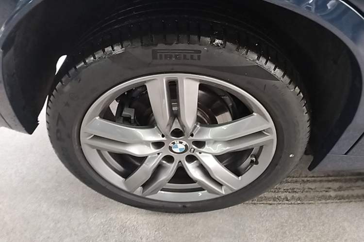 Used BMW X2 2022 sDrive25i M Sport Package Right Rear Wheel Hub