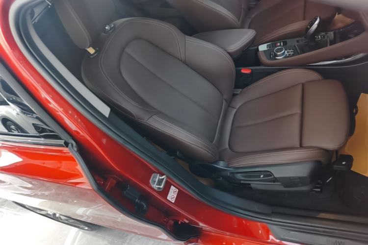 Used BMW X2 2022 sDrive25i M Sport Package Right Front Seat