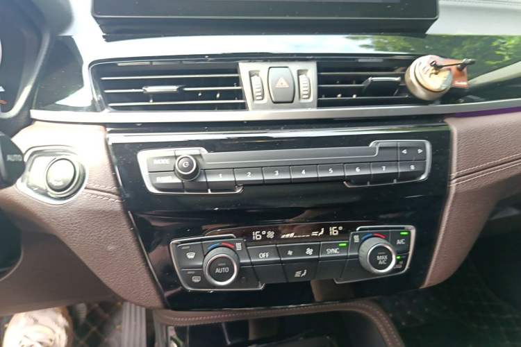 Used BMW X2 2022 sDrive25i M Sport Package Audio And AC Panel