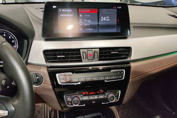 Used BMW X2 2022 sDrive25i Midnight Edition Audio And AC Panel