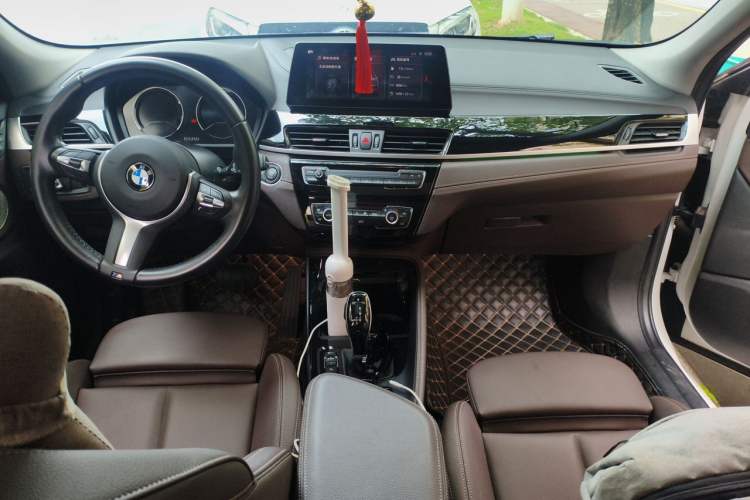 Used BMW X2 2022 sDrive25i M Sport Package Center Console