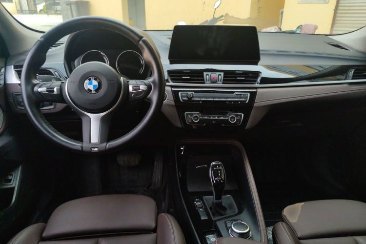 Used BMW X2 2022 sDrive25i M Sport Package Center Console