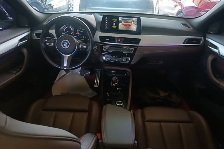 Used BMW X2 2022 sDrive25i Midnight Edition Center Console
