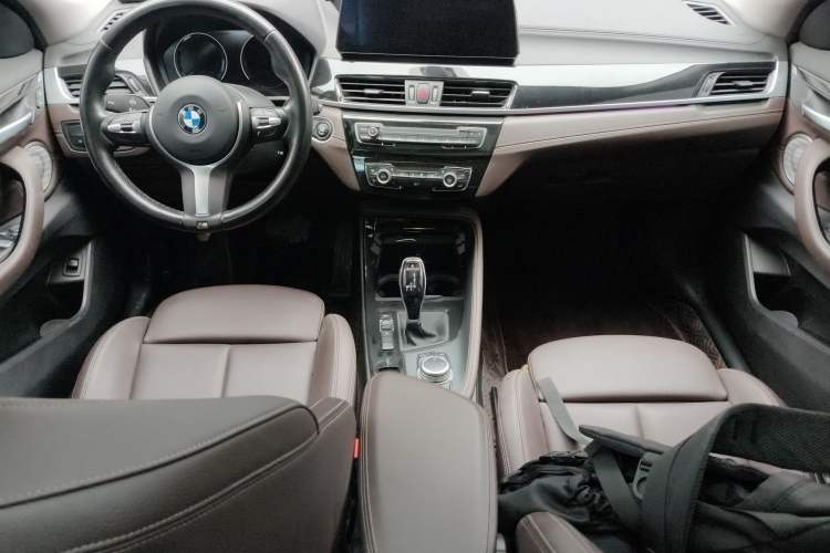 Used BMW X2 2022 sDrive25i M Sport Package Center Console