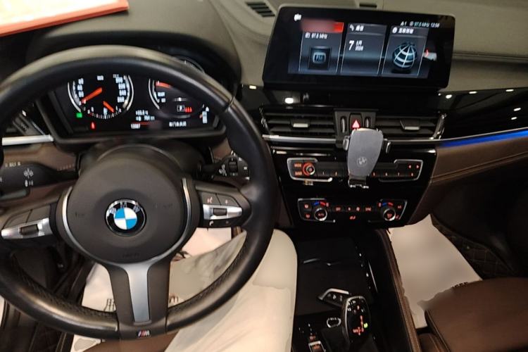 Used BMW X2 2022 sDrive25i M Sport Package Center Console