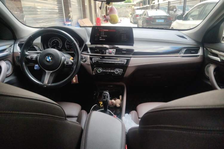 Used BMW X2 2022 sDrive25i M Sport Package Center Console