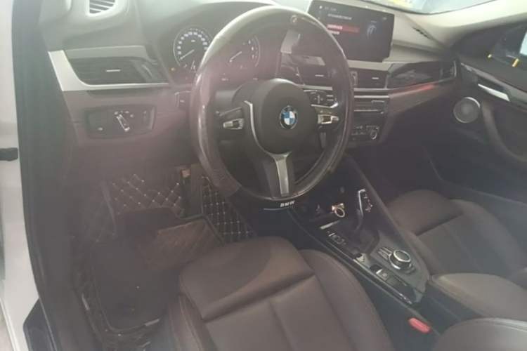 Used BMW X2 2022 sDrive25i M Sport Package Center Console