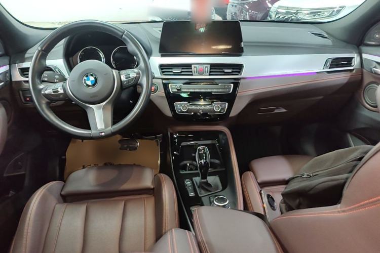 Used BMW X2 2022 xDrive25i Midnight Edition Center Console