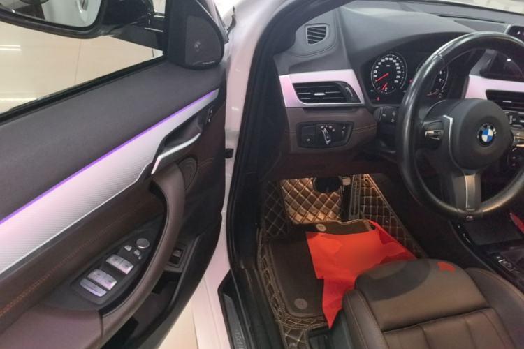 Used BMW X2 2022 sDrive25i Midnight Edition Driver Seat