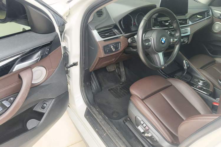 Used BMW X2 2022 sDrive25i M Sport Package Driver Seat