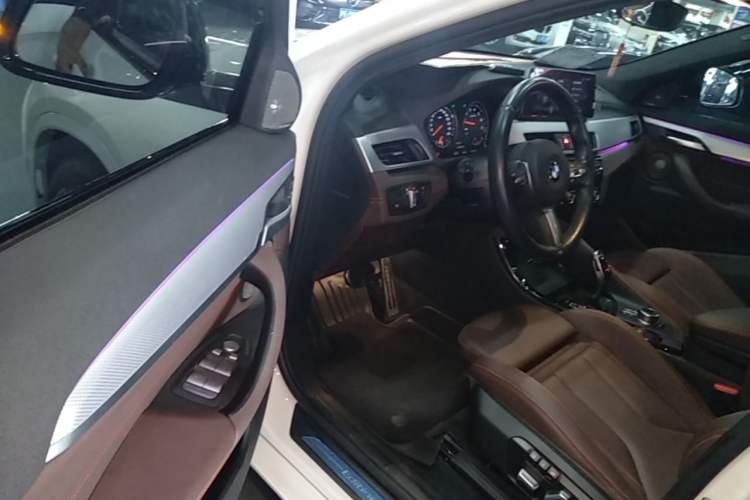 Used BMW X2 2022 xDrive25i Midnight Edition Driver Seat