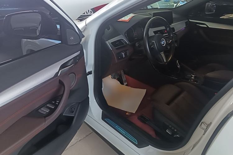 Used BMW X2 2022 sDrive25i Midnight Edition Driver Seat