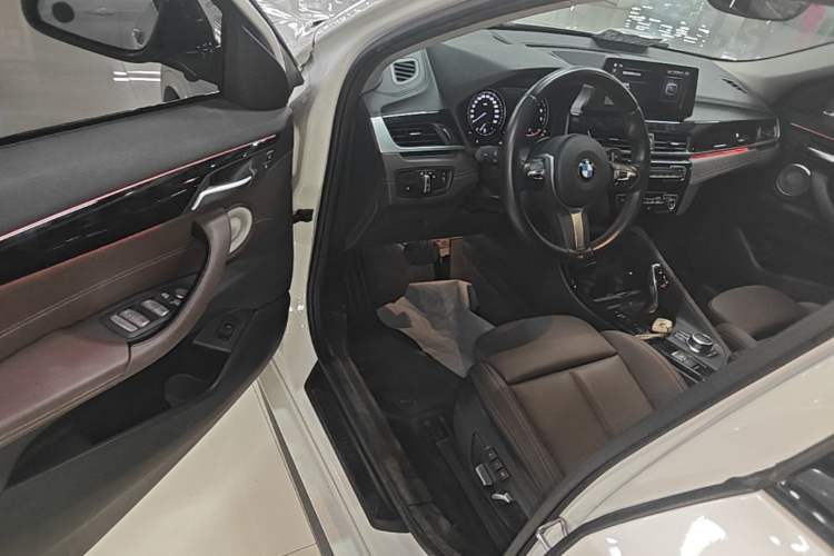 Used BMW X2 2022 sDrive25i M Sport Package Driver Seat