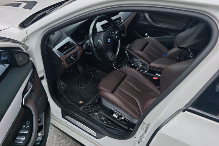 Used BMW X2 2022 sDrive25i Midnight Edition Driver Seat