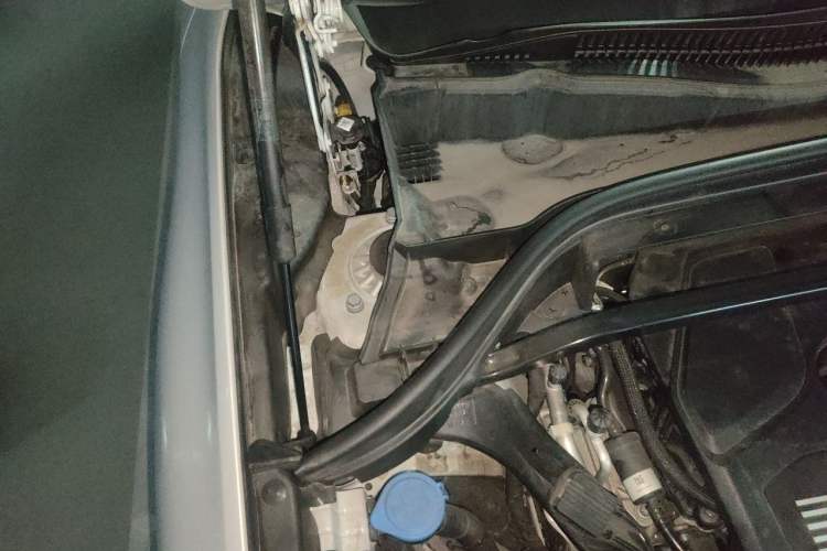 Used BMW X2 2022 xDrive25i Midnight Edition Engine Bay Right