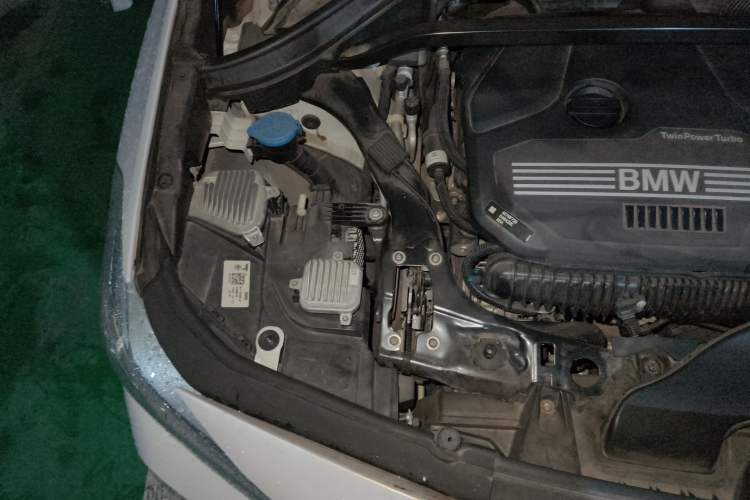 Used BMW X2 2022 sDrive25i M Sport Package Engine Bay Right