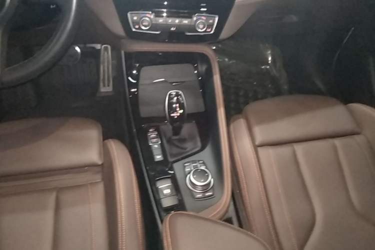 Used BMW X2 2022 xDrive25i Midnight Edition Gear Lever