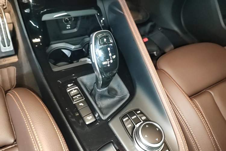 Used BMW X2 2022 xDrive25i Midnight Edition Gear Lever