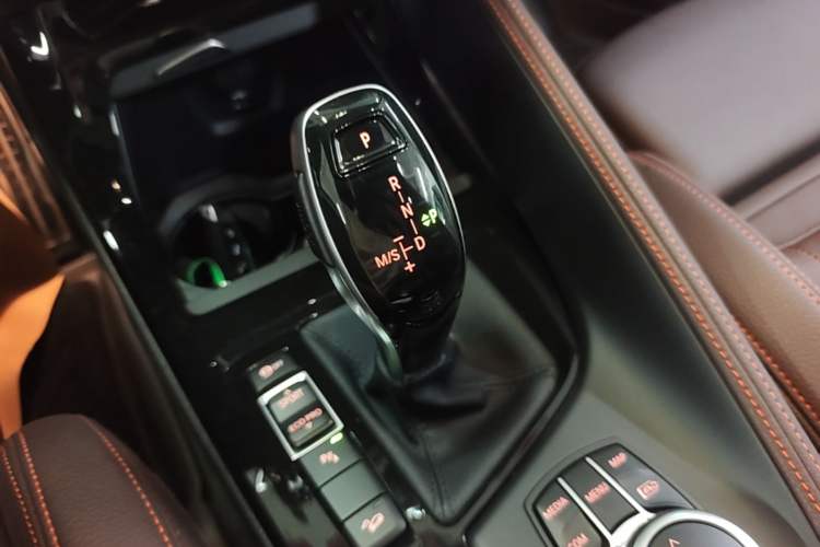 Used BMW X2 2022 xDrive25i Midnight Edition Gear Lever