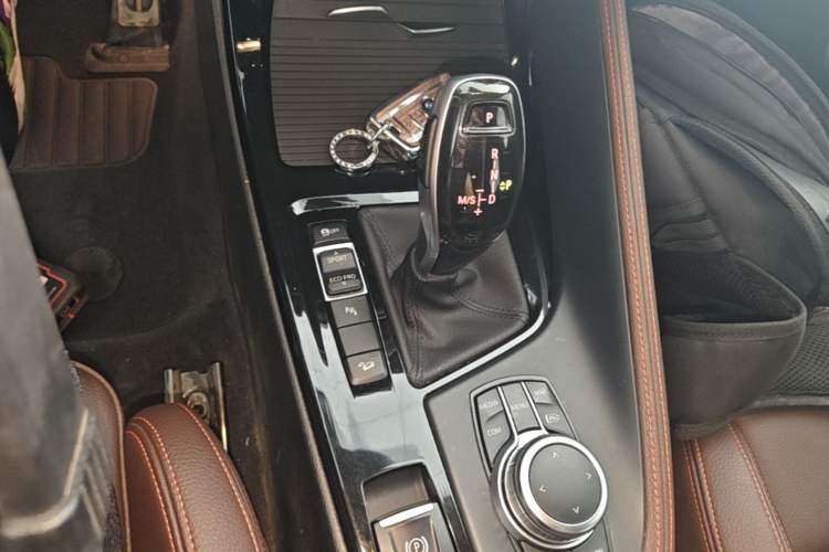 Used BMW X2 2022 xDrive25i Midnight Edition Gear Lever