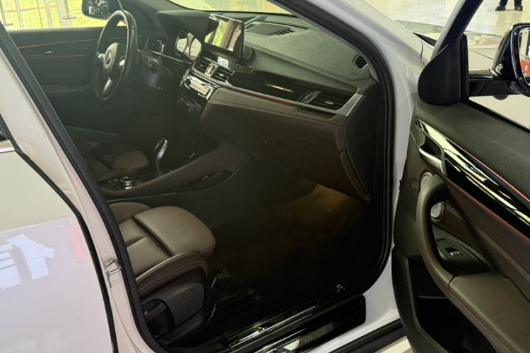 Used BMW X2 2022 sDrive25i M Sport Package Interior 10