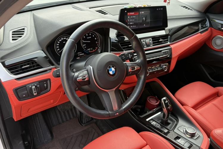 Used BMW X2 2022 sDrive25i M Sport Package Interior 2