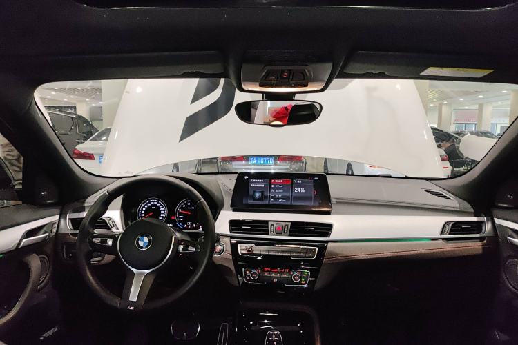 Used BMW X2 2022 sDrive25i Midnight Edition Interior 2