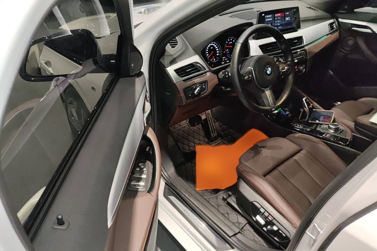 Used BMW X2 2022 sDrive25i Midnight Edition Interior 3