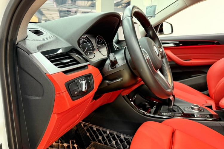 Used BMW X2 2022 sDrive25i M Sport Package Interior 4