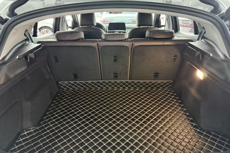 Used BMW X2 2022 sDrive25i M Sport Package Interior 4