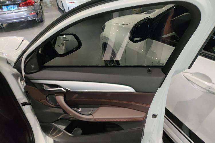 Used BMW X2 2022 sDrive25i Midnight Edition Interior 5